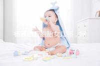 楊云曬雙胞胎女兒照，網友直言必是做的試管嬰兒